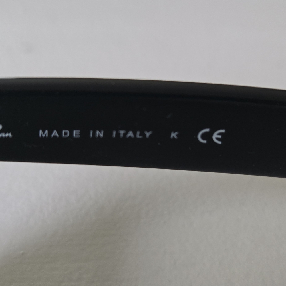 Ray-Ban Classic Black Sunglasses RB2132 New Wayfarer And Case - Picture 3 of 5